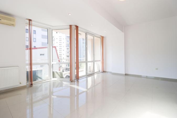 Bd Unirii Rond Alba Iulia Spatiu birouri 3 camere Bloc Nou Centrala