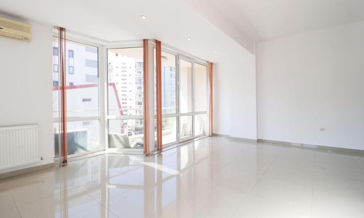 Bd Unirii Rond Alba Iulia Spatiu birouri 3 camere Bloc Nou Centrala