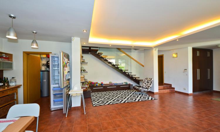 Baneasa - Teisani, vila P+1E+M duplex, 4 camere, suprafata utila 177 mp