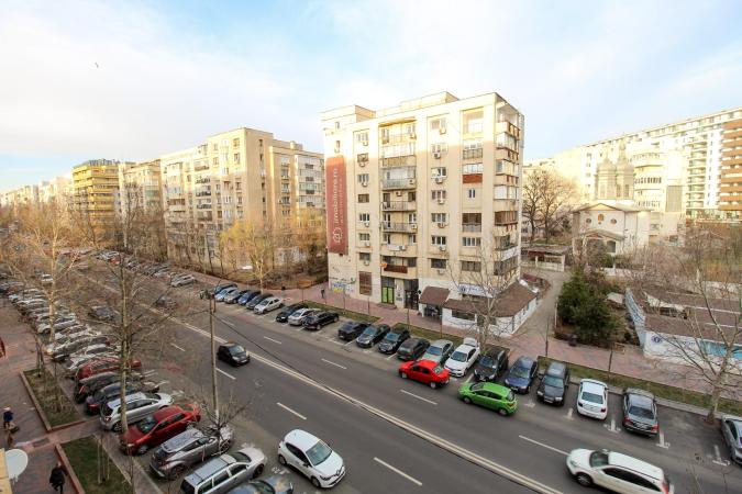 Unirii-Mircea Voda-Camera de Comert-pat rabatabil-2 min. metrou Timpuri Noi