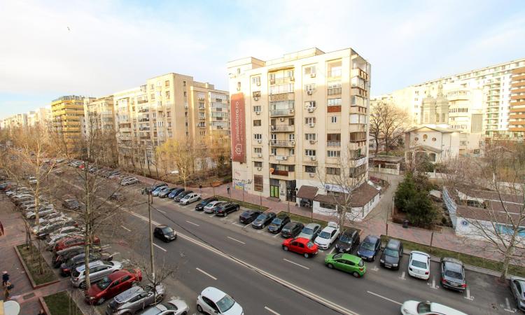 Unirii-Mircea Voda-Camera de Comert-pat rabatabil-2 min. metrou Timpuri Noi