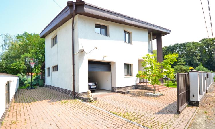 Baneasa - Teisani, vila P+1E, 6 camere, suprafata utila 212 mp