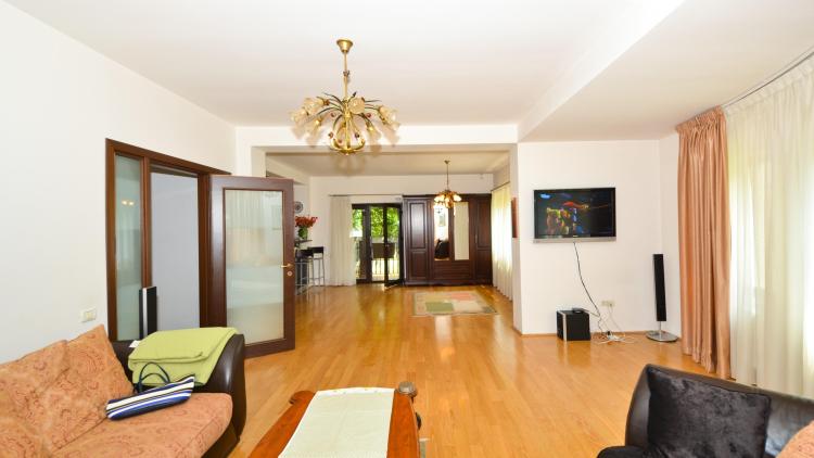 Baneasa - Teisani, vila P+1E, 6 camere, suprafata utila 212 mp