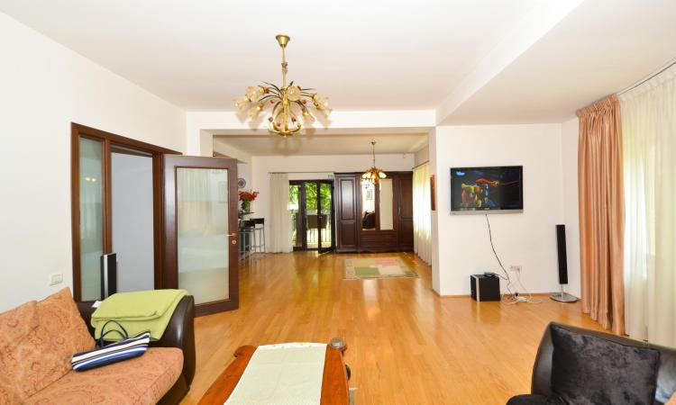 Baneasa - Teisani, vila P+1E, 6 camere, suprafata utila 212 mp