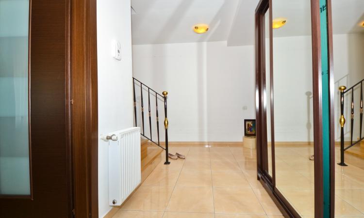 Baneasa - Teisani, vila P+1E, 6 camere, suprafata utila 212 mp