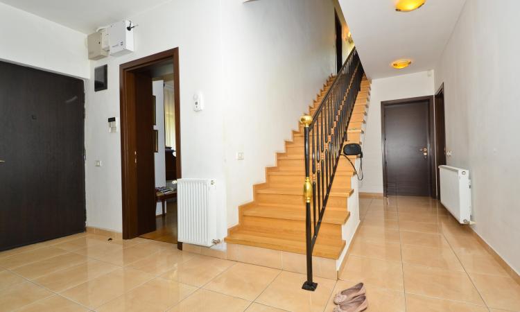 Baneasa - Teisani, vila P+1E, 6 camere, suprafata utila 212 mp