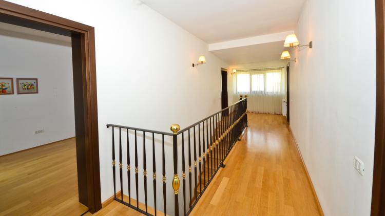 Baneasa - Teisani, vila P+1E, 6 camere, suprafata utila 212 mp