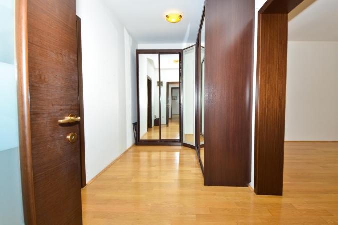 Baneasa - Teisani, vila P+1E, 6 camere, suprafata utila 212 mp