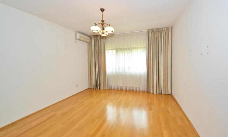 Baneasa - Teisani, vila P+1E, 6 camere, suprafata utila 212 mp