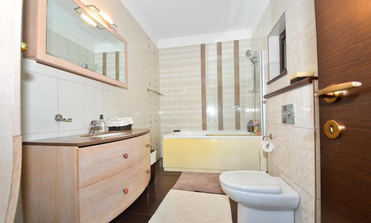 Baneasa - Teisani, vila P+1E, 6 camere, suprafata utila 212 mp