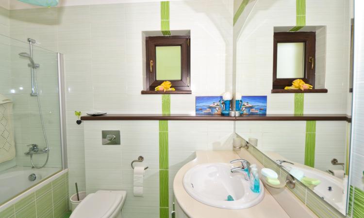 Baneasa - Teisani, vila P+1E, 6 camere, suprafata utila 212 mp