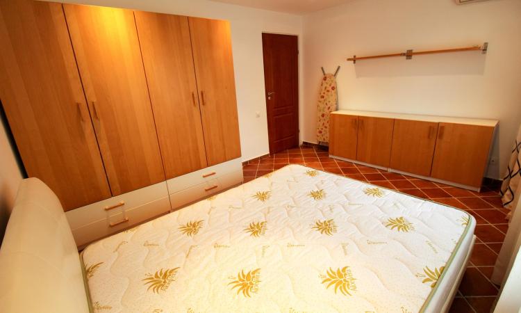 Decebal-Alba Iulia-complet renovat/mobilat-loc de parcare