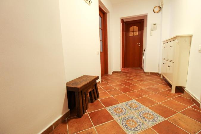 Decebal-Alba Iulia-complet renovat/mobilat-loc de parcare