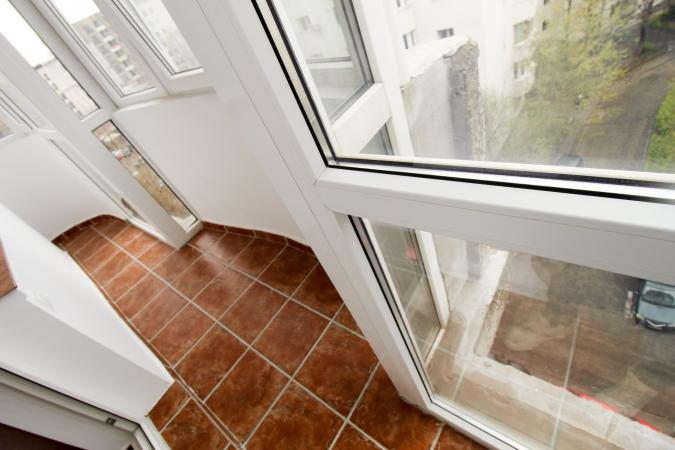Decebal-Alba Iulia-complet renovat/mobilat-loc de parcare