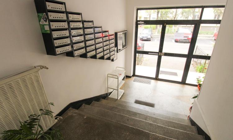 Decebal-Alba Iulia-complet renovat/mobilat-loc de parcare