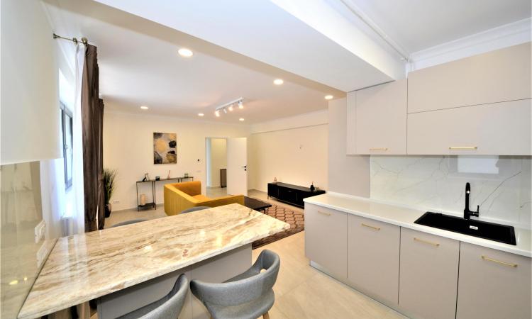Apartament de vanzare, mobilat si utilat, finisaje si design de calitate