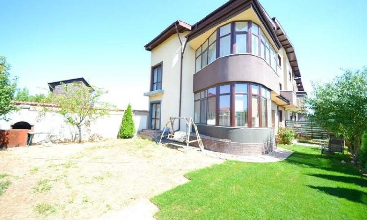 Vilă impresionantă de 6 camere într-o zonă exclusivistă din nordul Bucureștiului