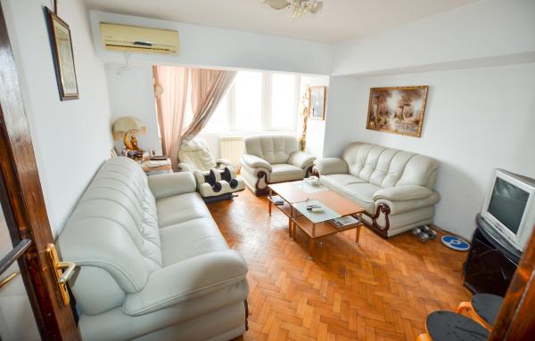 Unirii - Piata Alba Iulia - stradal rond - 3 camere