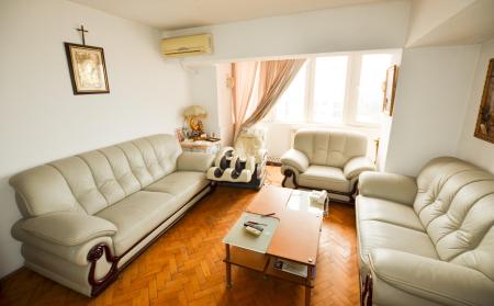 Unirii - Piata Alba Iulia - stradal rond - 3 camere