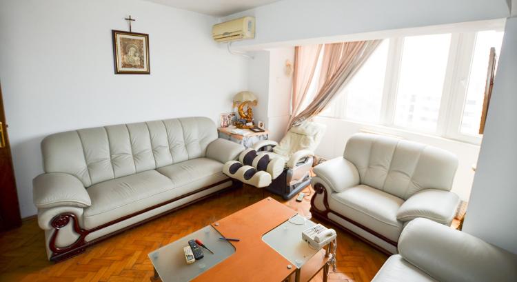 Unirii - Piata Alba Iulia - stradal rond - 3 camere