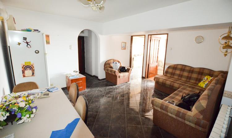 Unirii - Piata Alba Iulia - stradal rond - 3 camere