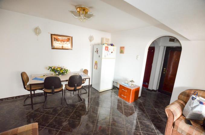 Unirii - Piata Alba Iulia - stradal rond - 3 camere