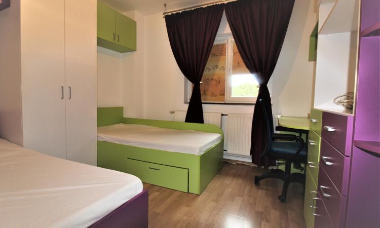 4 camere-90 mp-decomandat-2 bai-2 balcoane-Turda