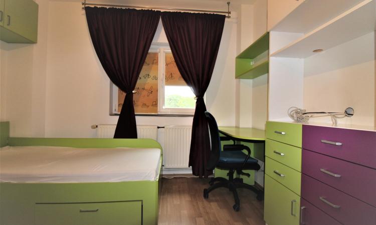 4 camere-90 mp-decomandat-2 bai-2 balcoane-Turda