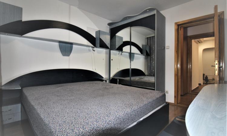 4 camere-90 mp-decomandat-2 bai-2 balcoane-Turda