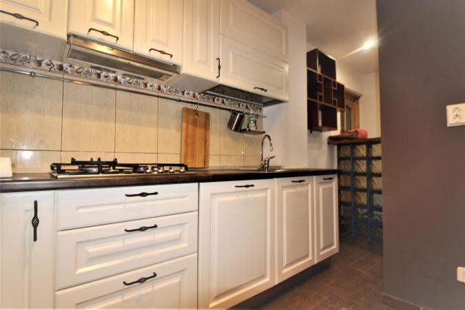 4 camere-90 mp-decomandat-2 bai-2 balcoane-Turda