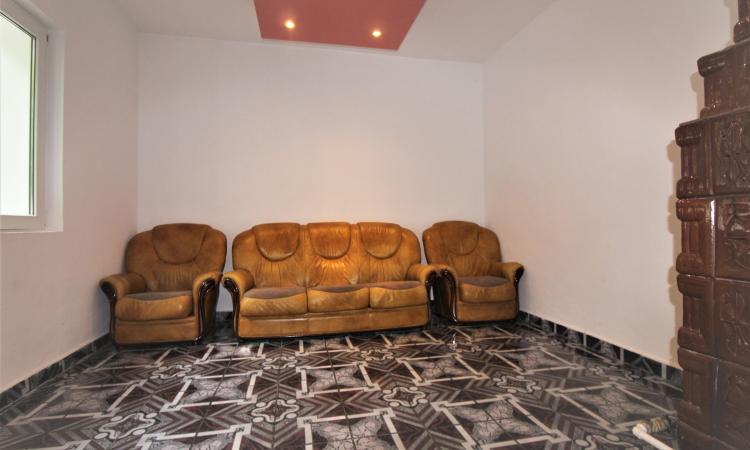 casa-170 mp-6 camere-3 terase -curte 130 mp-1 Mai