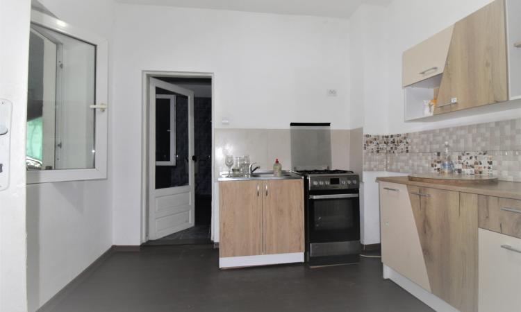 casa-170 mp-6 camere-3 terase -curte 130 mp-1 Mai