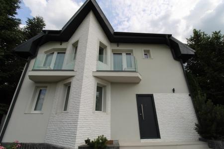 Vila superba Baneasa 4 camere - teren 1200 mp - Complet renovata lux-