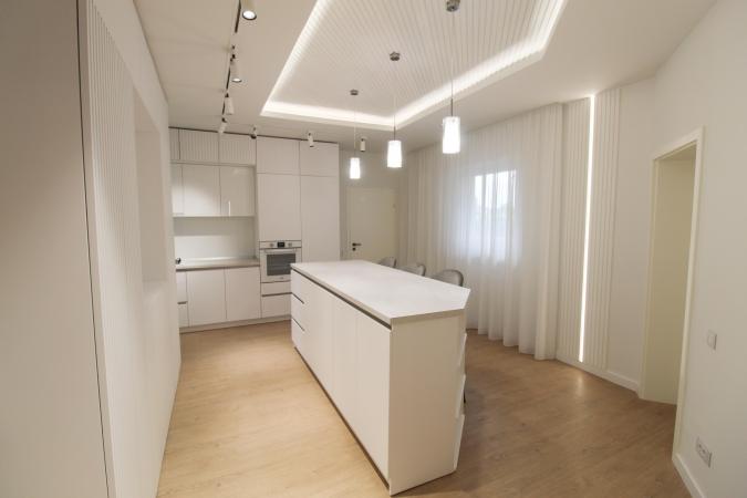 Vila superba Baneasa 4 camere - teren 1200 mp - Complet renovata lux-