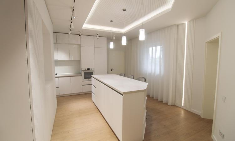 Vila superba Baneasa 4 camere - teren 1200 mp - Complet renovata lux-