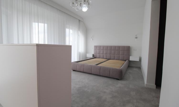 Vila superba Baneasa 4 camere - teren 1200 mp - Complet renovata lux-