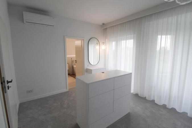 Vila superba Baneasa 4 camere - teren 1200 mp - Complet renovata lux-