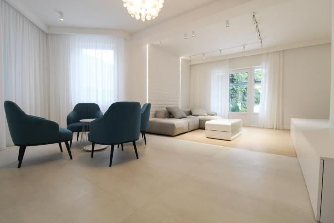 Vila superba Baneasa 4 camere - teren 1200 mp - Complet renovata lux-