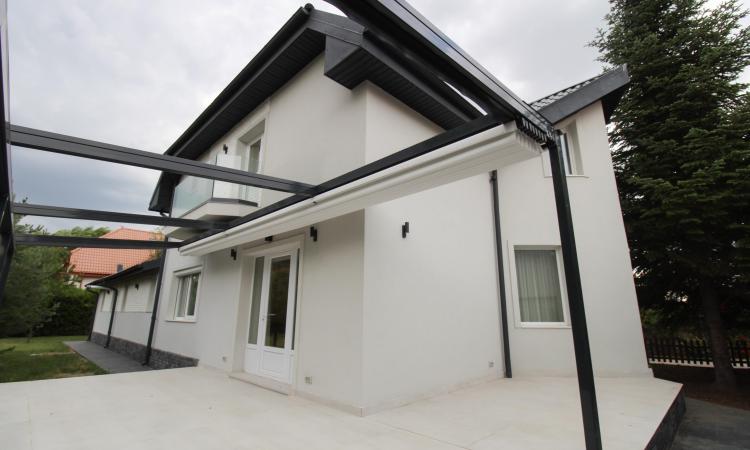 Vila superba Baneasa 4 camere - teren 1200 mp - Complet renovata lux-
