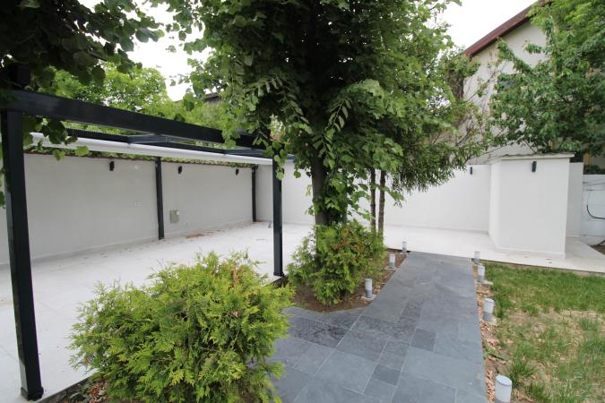Vila superba Baneasa 4 camere - teren 1200 mp - Complet renovata lux-
