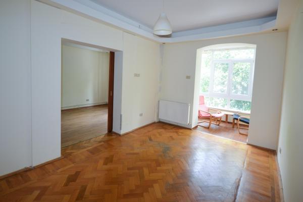 Barbu Vacarescu - Floreasca - Garibaldi - 4 camere -90 mp cu centrala proprie