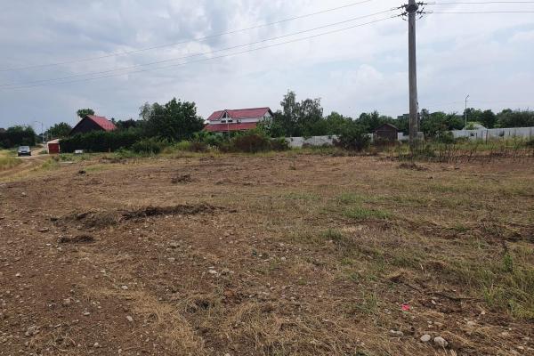 Izvorani Snagov, Str Maresal Averescu zona vile noi cu toate utilitatile