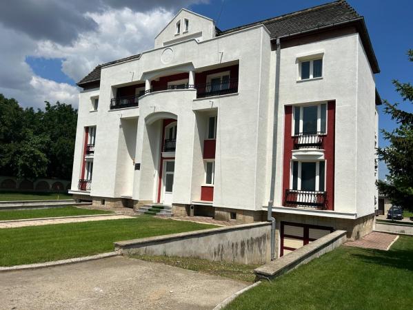 Villa for rent for offices 1000 sqm