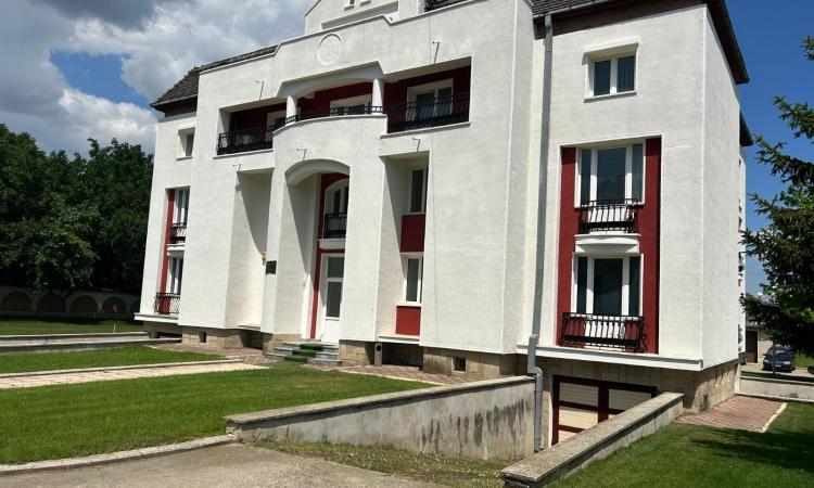 Villa for rent for offices 1000 sqm