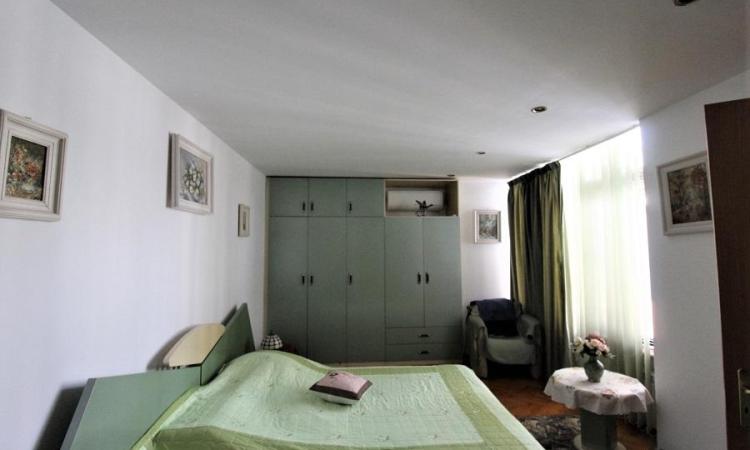 Vila Dorobanti 7 Camere - Garaj - 2000