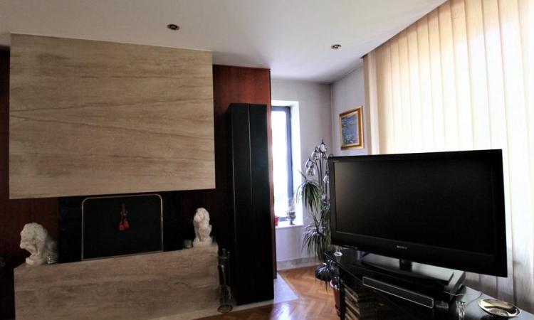 Vila Dorobanti 7 Camere - Garaj - 2000