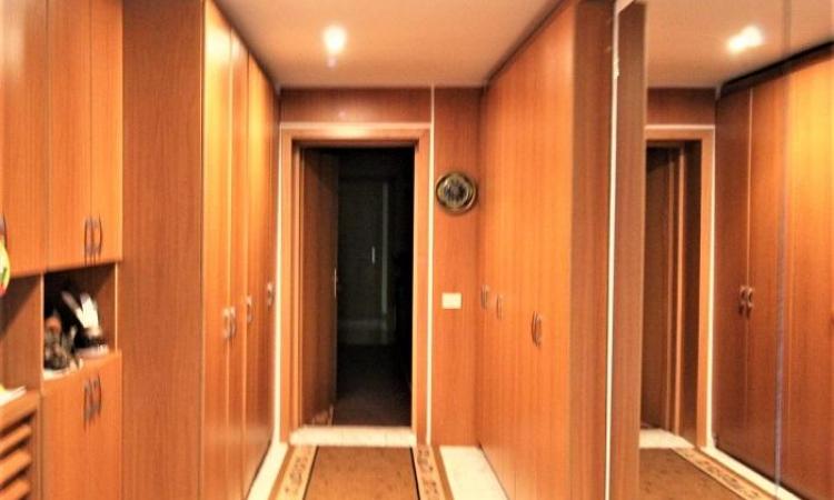 Vila Dorobanti 7 Camere - Garaj - 2000