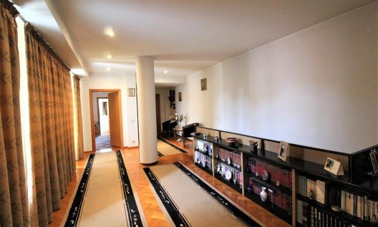 Vila Dorobanti 7 Camere - Garaj - 2000