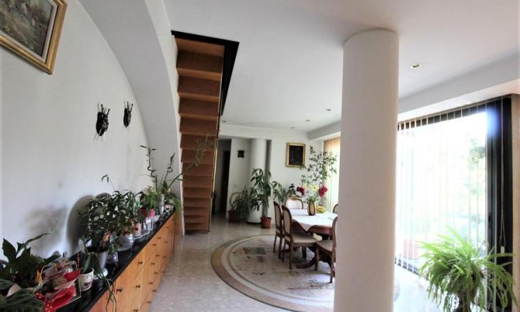 Vila Dorobanti 7 Camere - Garaj - 2000