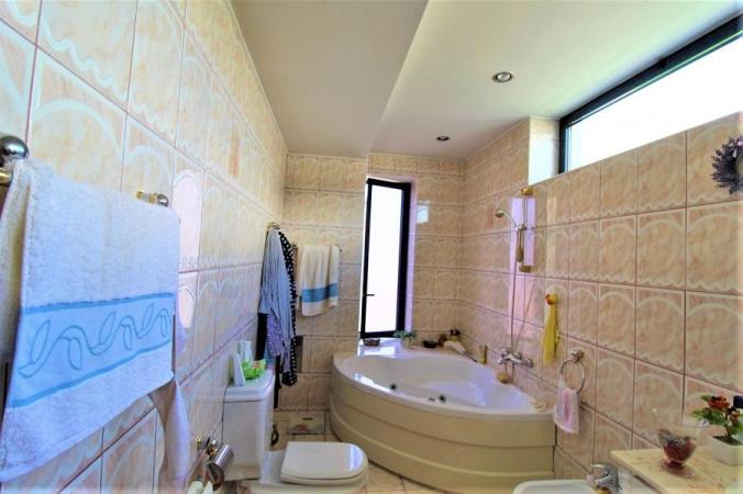 Vila Dorobanti 7 Camere - Garaj - 2000